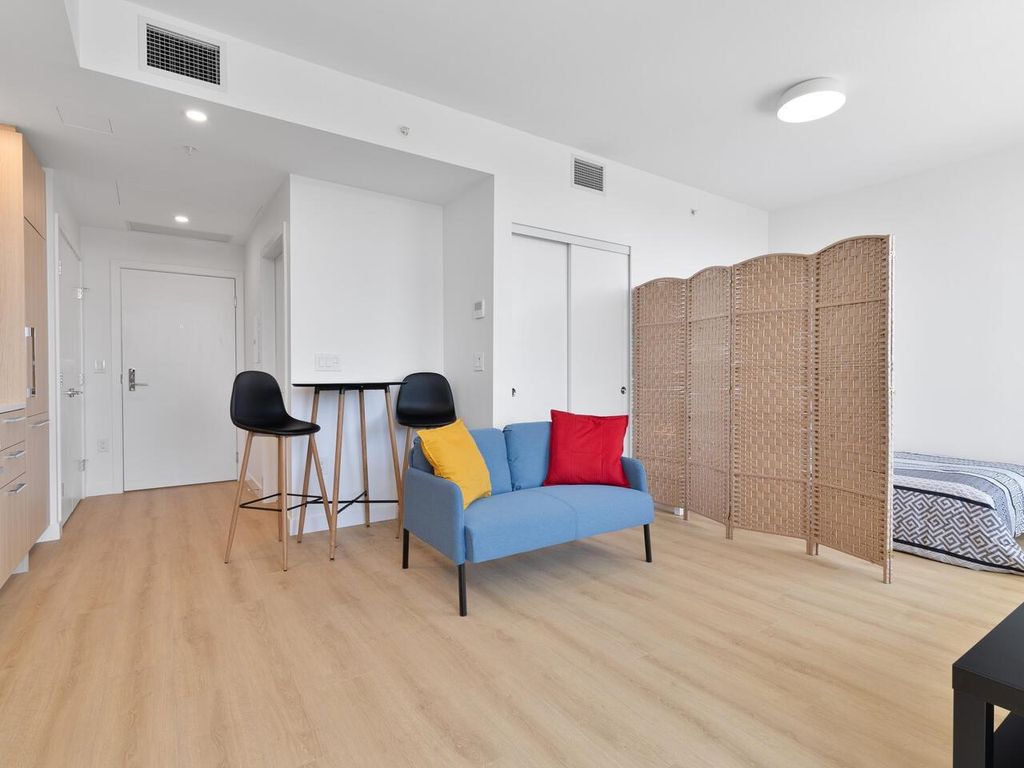 listing image 1109230044029846339