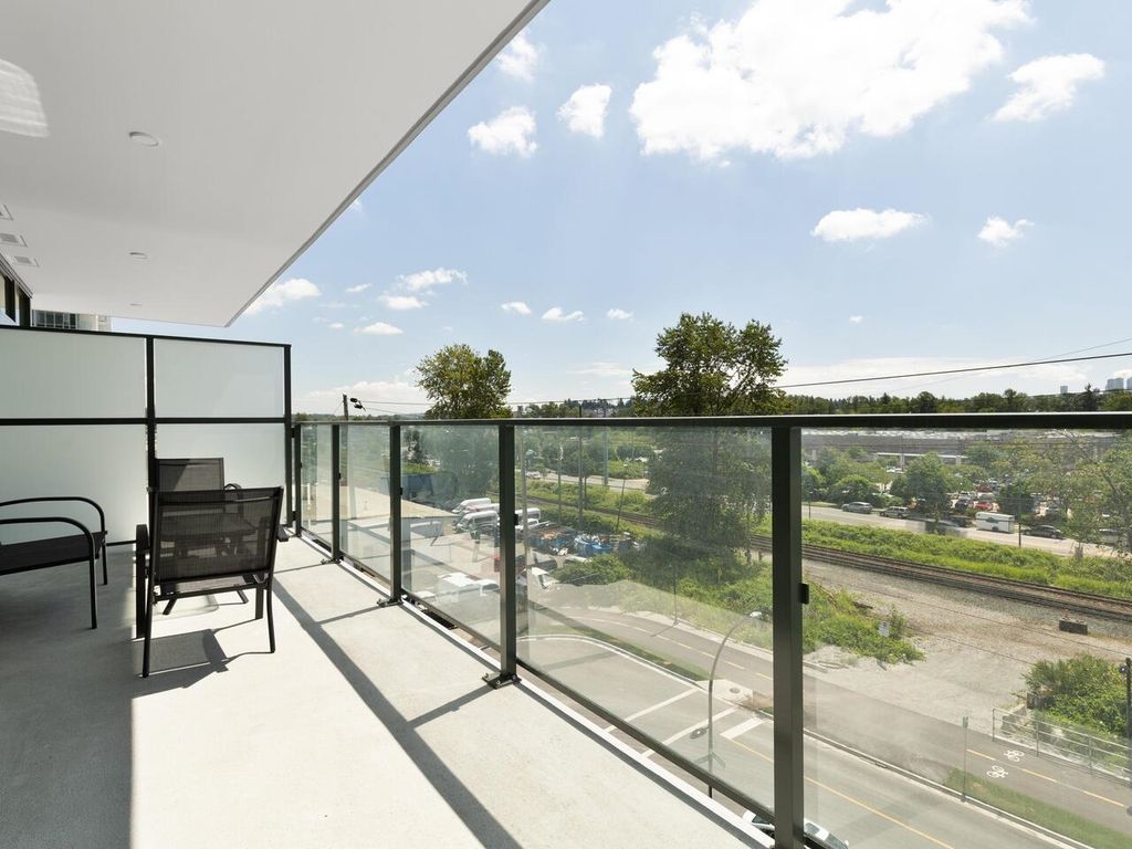 listing image 1102697217107026110
