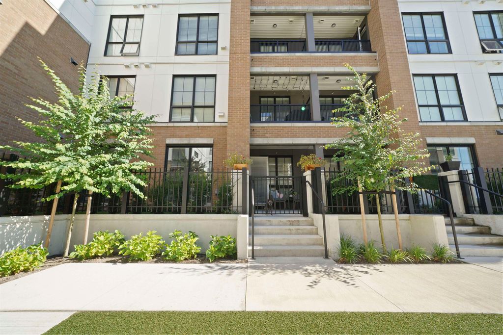 listing image 1109581691106845989