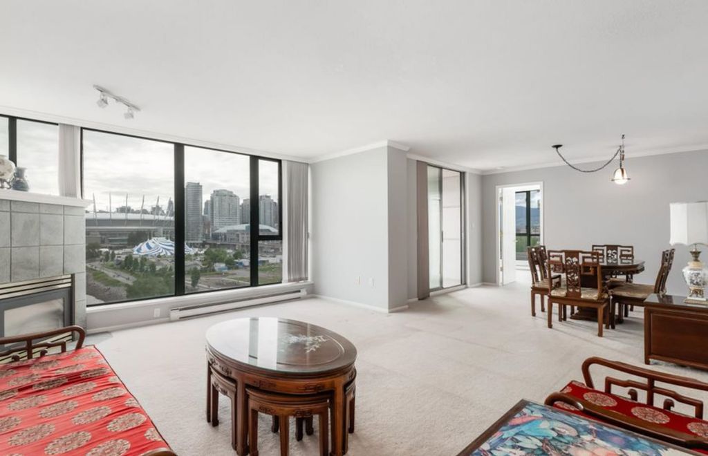 listing image 1101714691101809215
