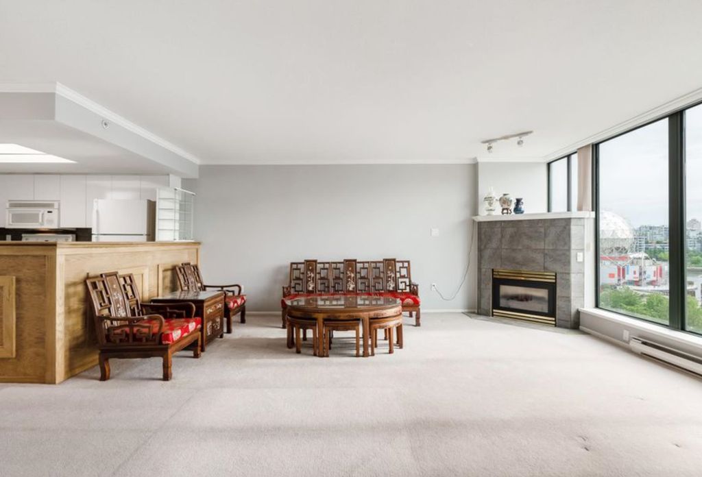 listing image 1102434618049323035