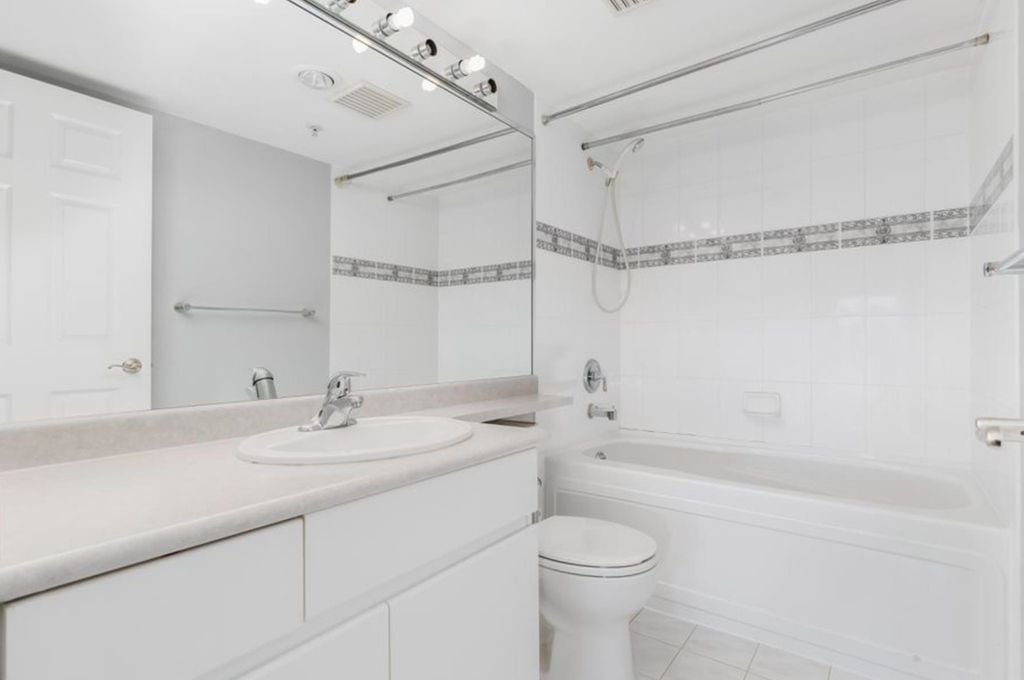listing image 1104158559573635805