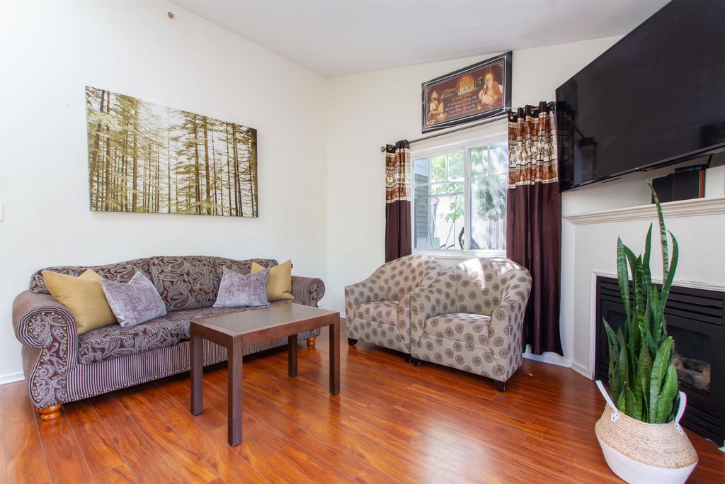 listing image 1100945822370164445
