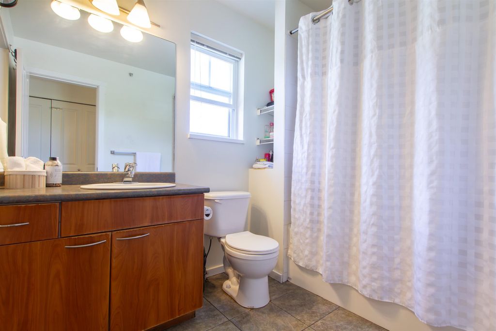 listing image 1104291738831492099
