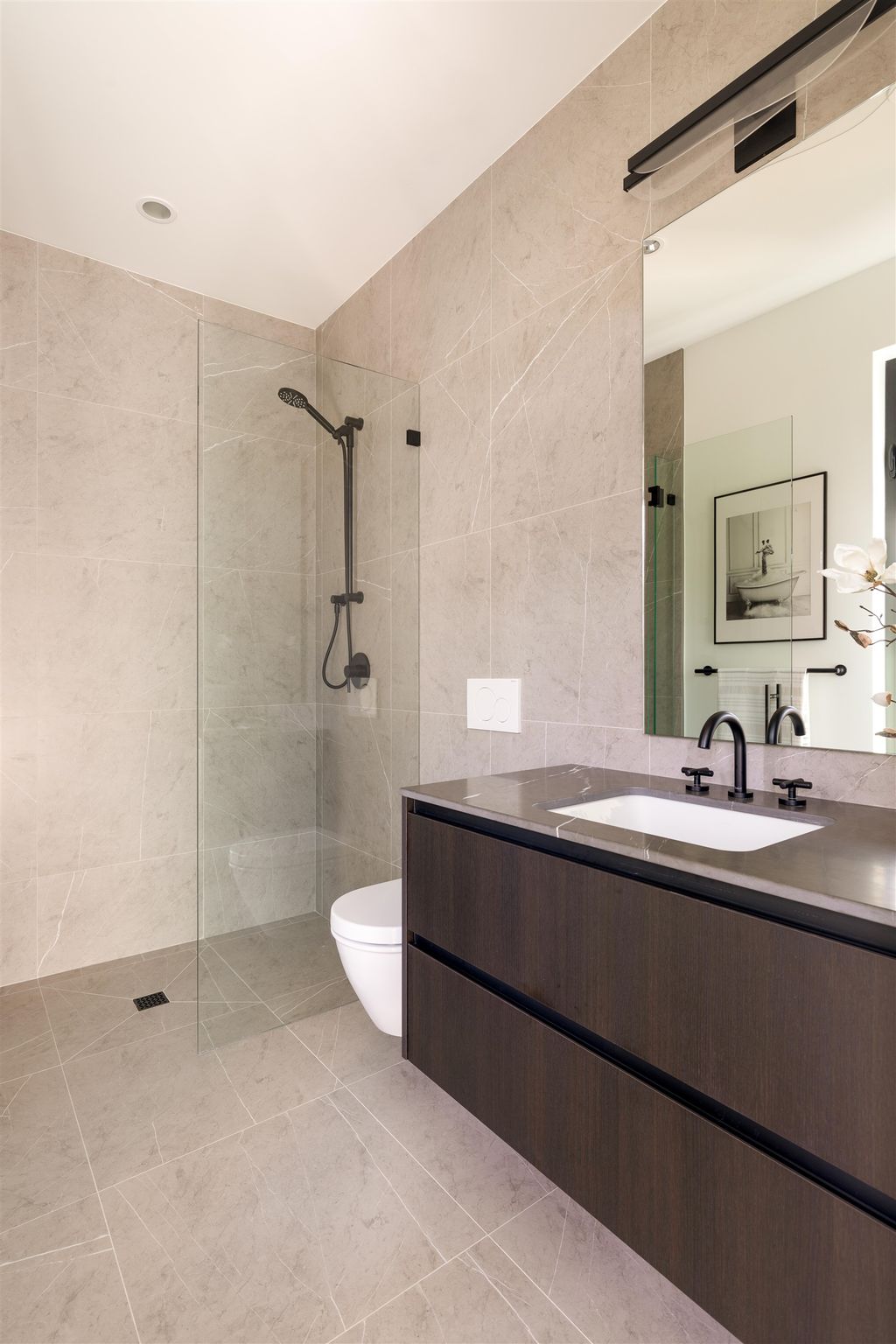 listing image 1100209645879057595