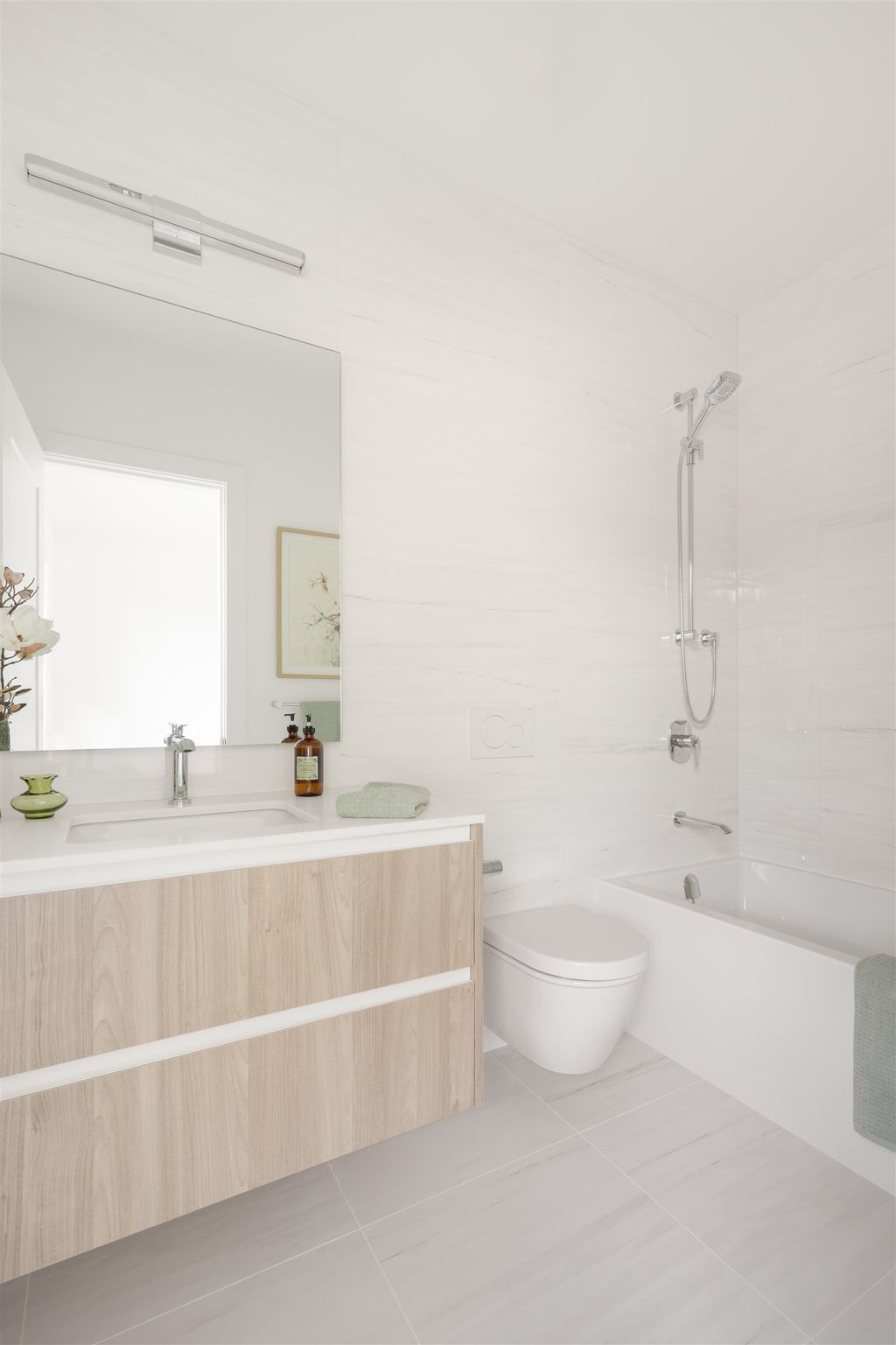 listing image 1104048313442365692