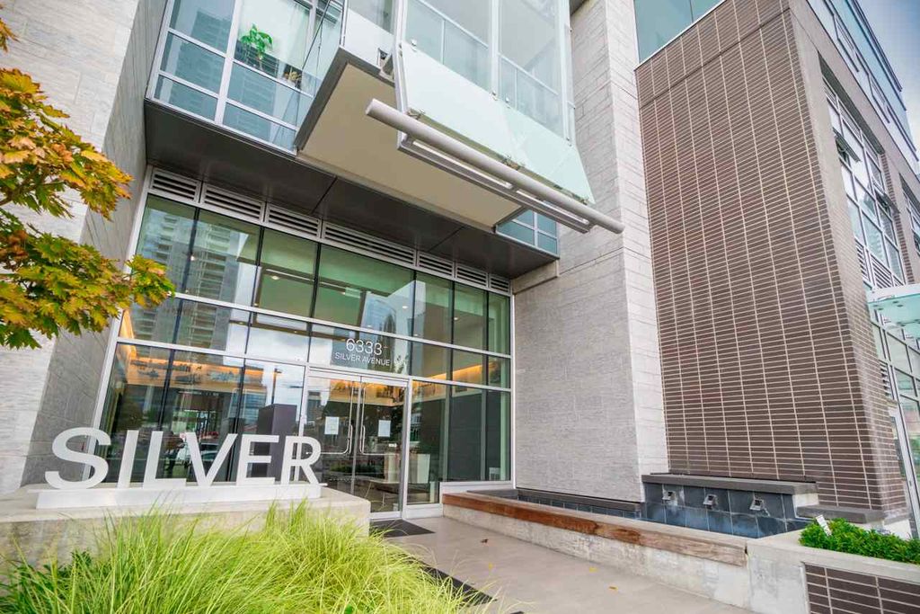 listing image 1102420797245590961