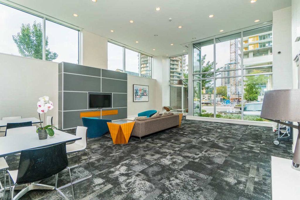 listing image 1107357397963613156