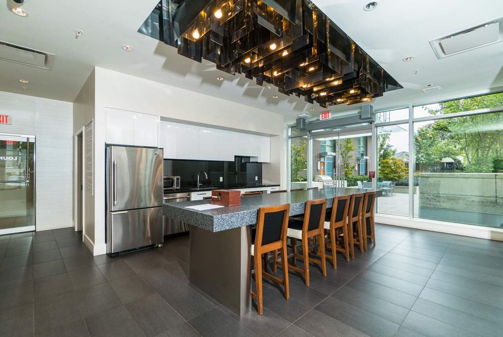 listing image 1105435659663639035