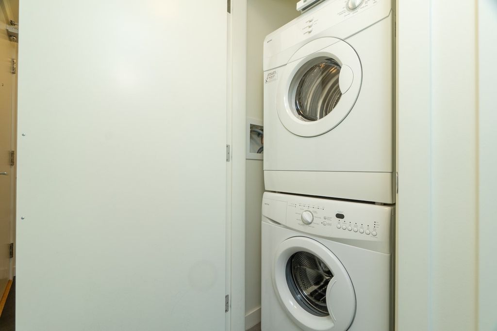 listing image 1103464810773754121