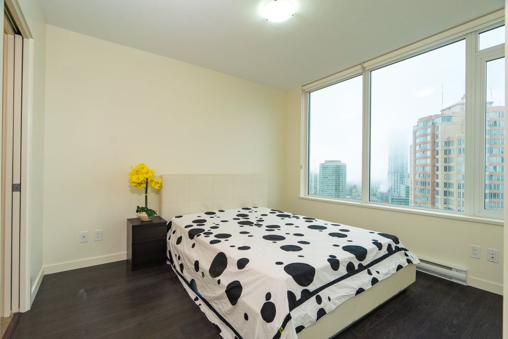 listing image 1104757021517265641