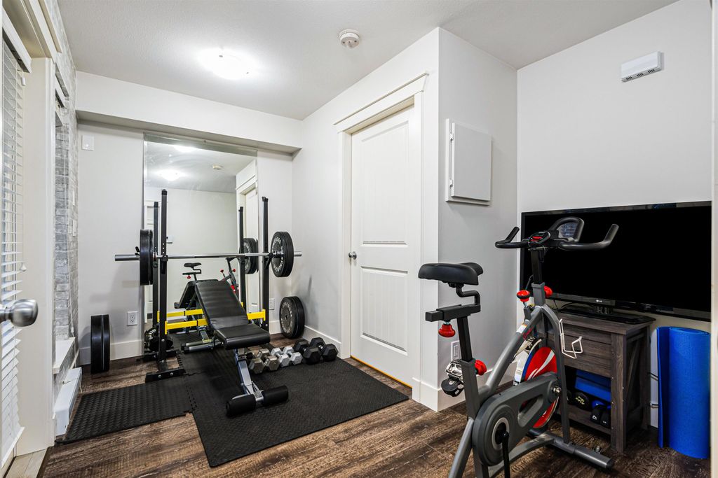 listing image 1101850883138285709