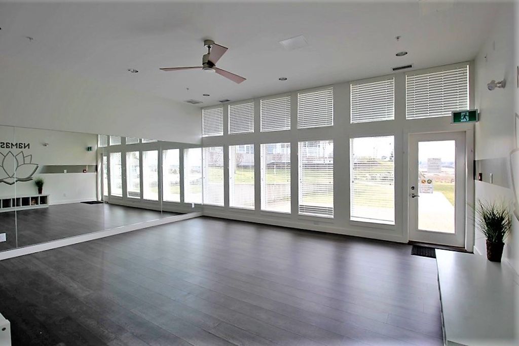 listing image 1100482476573348034