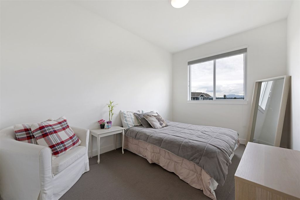 listing image 1104432200940822885