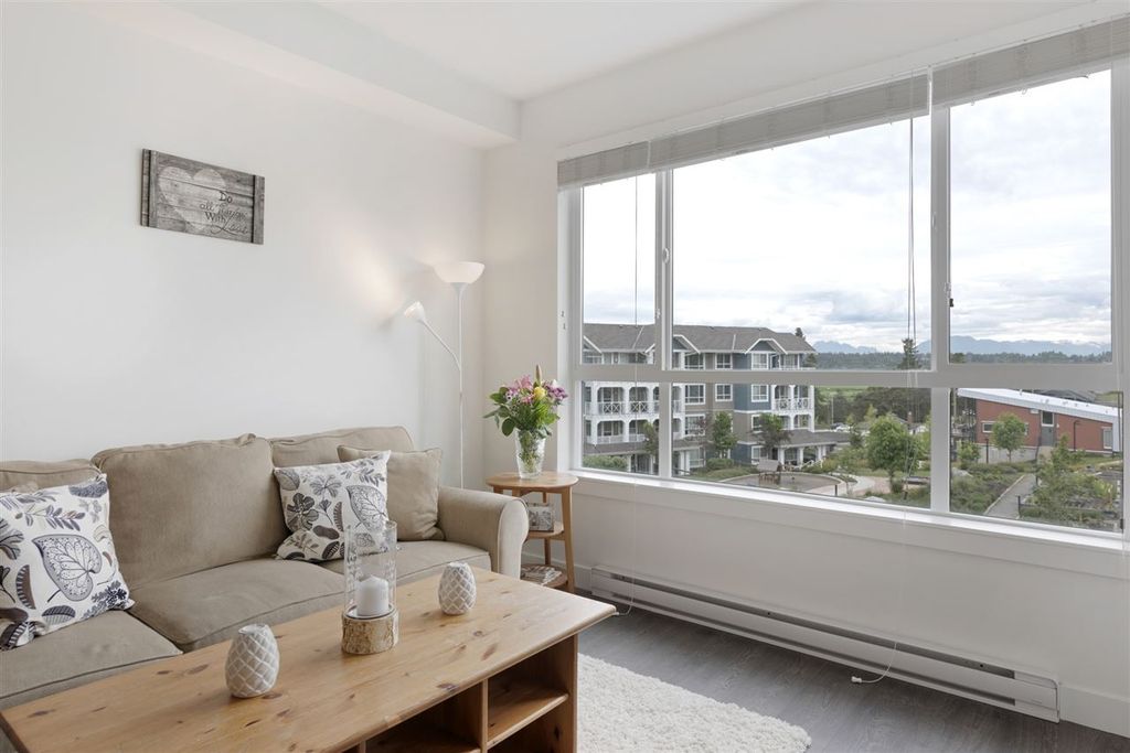 listing image 1103696824763685788