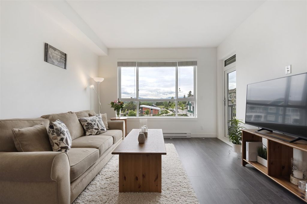 listing image 1109764900416294372