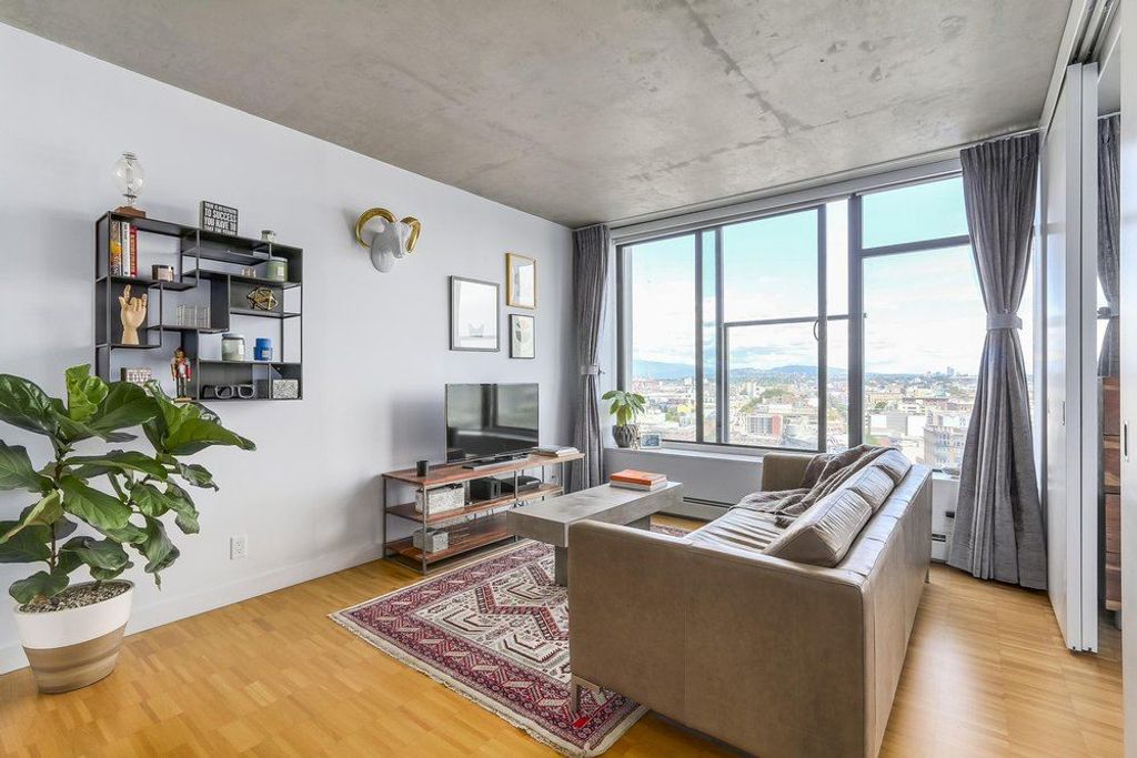 listing image 1109282308410350374