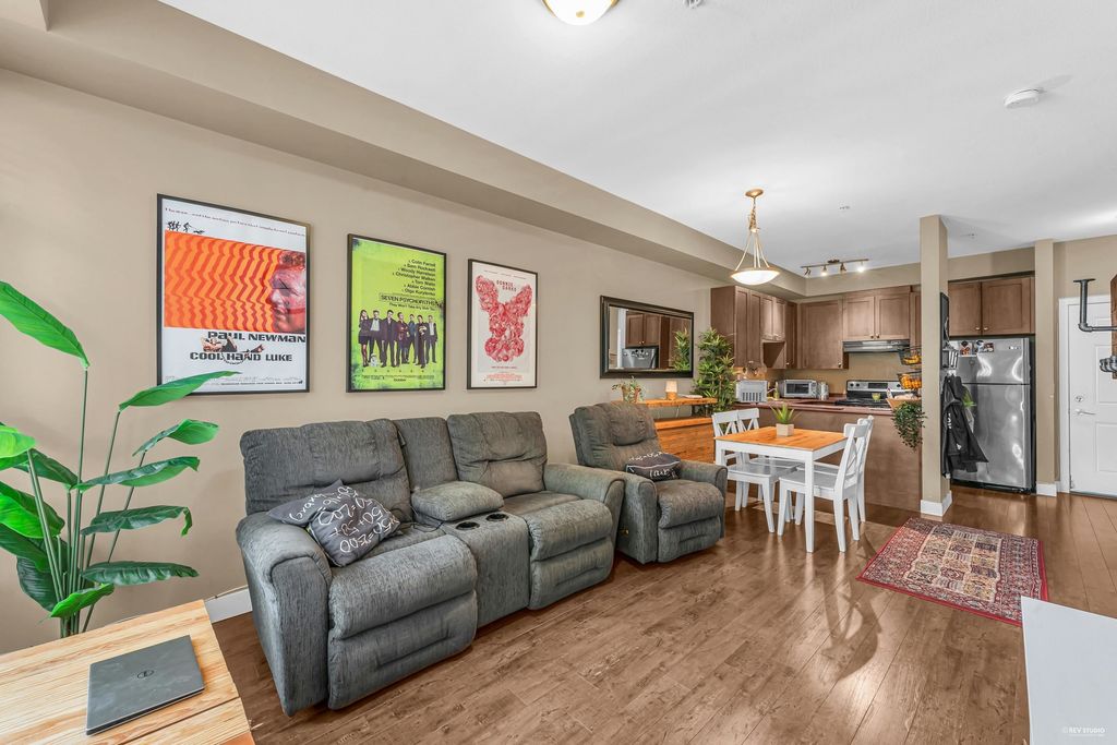 listing image 1104841238330699606