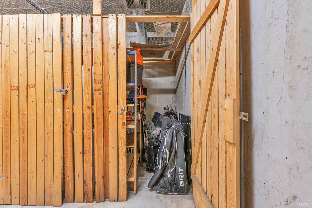 listing image 1106770329529602934