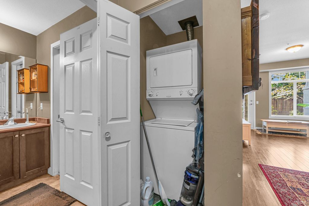 listing image 1100926327568258988