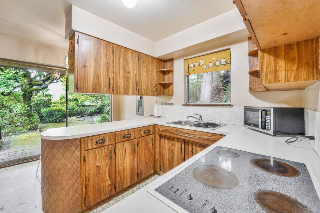 listing image 1102743573713686845