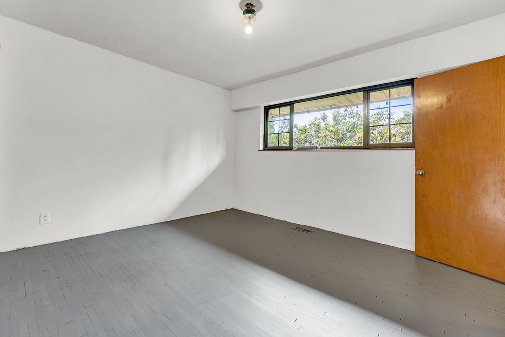 listing image 1106401512239265625