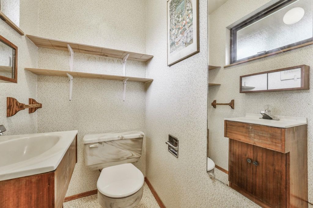 listing image 1102844896578722243