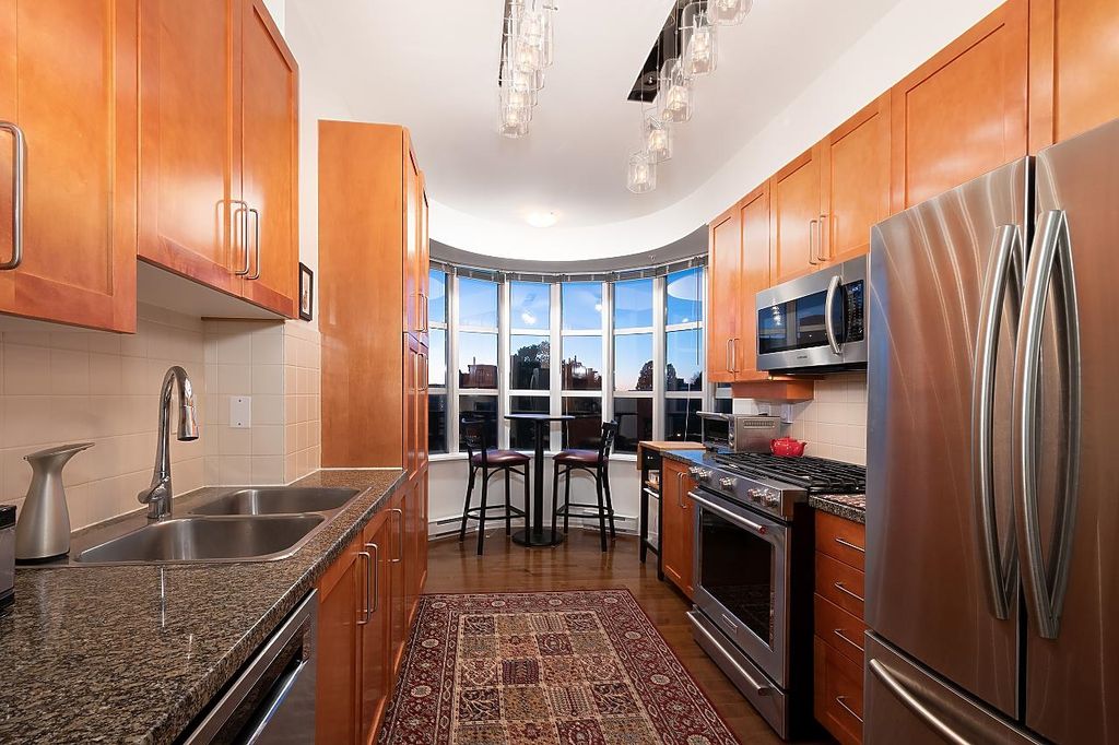 listing image 1109087329463425816