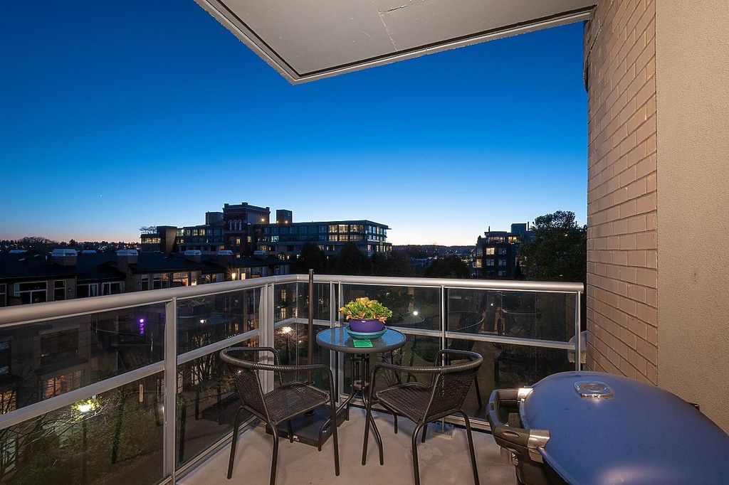 listing image 1102184182535899711