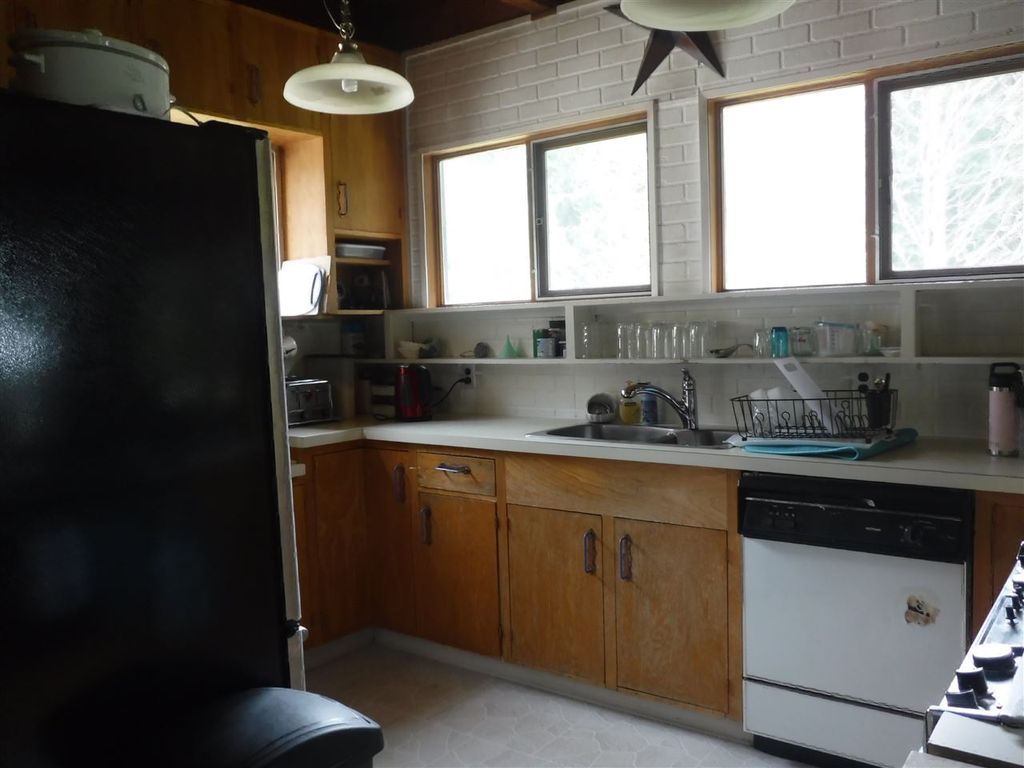 listing image 1101856139695672593