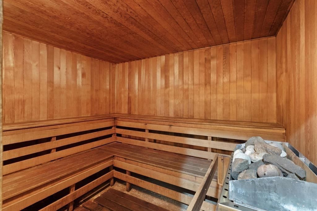 listing image 1101682330389670820