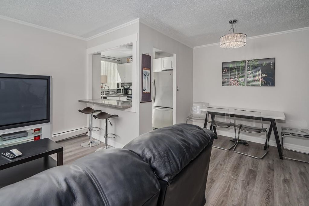 listing image 1107346210247625881