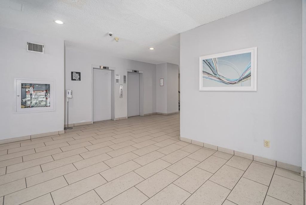 listing image 1107100625566847137