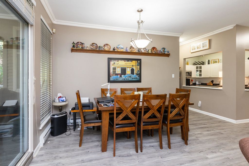 listing image 1107429663825107899