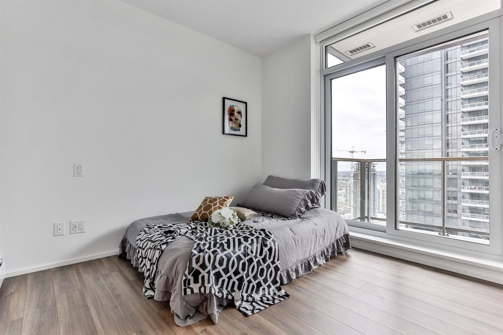 listing image 1105257105403043347