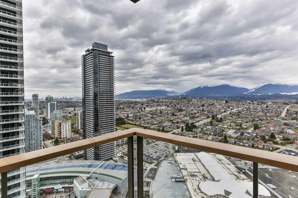 listing image 1106819277519882433