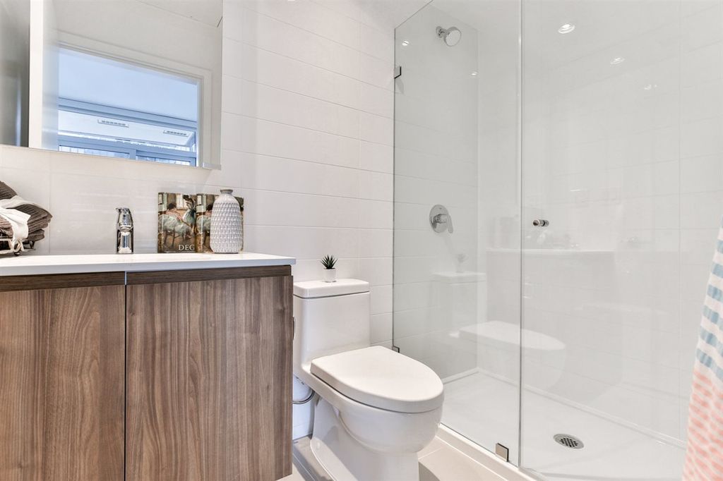 listing image 1102665566778422778