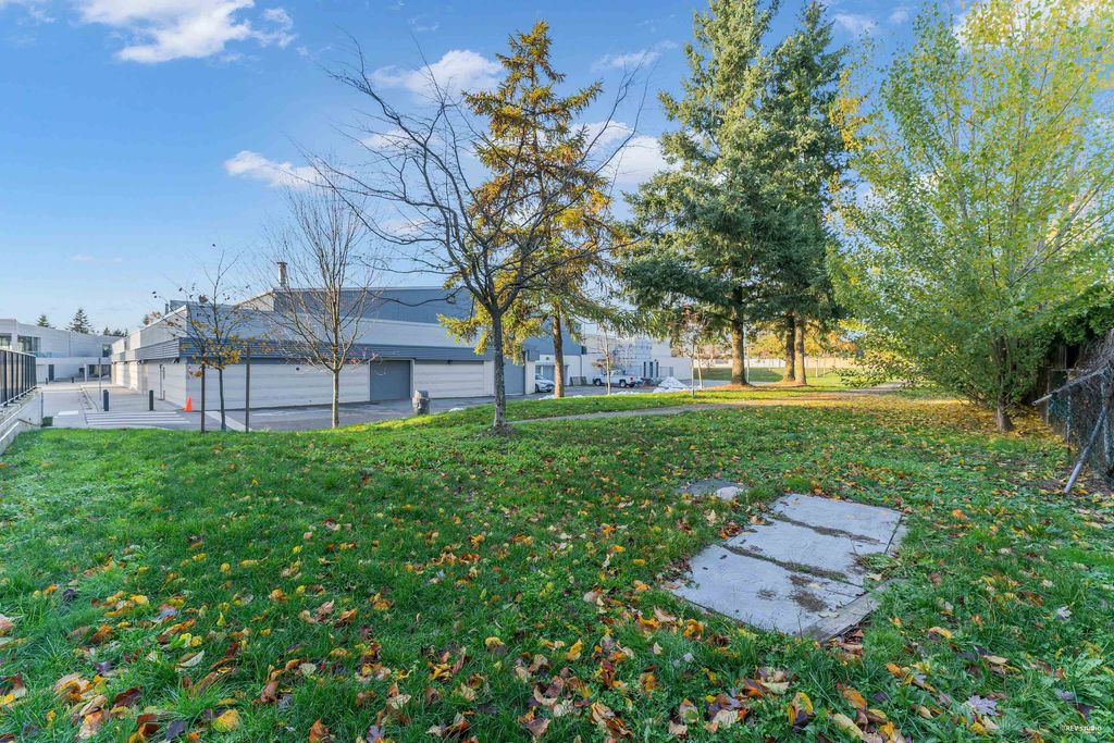 listing image 1109575820508366583