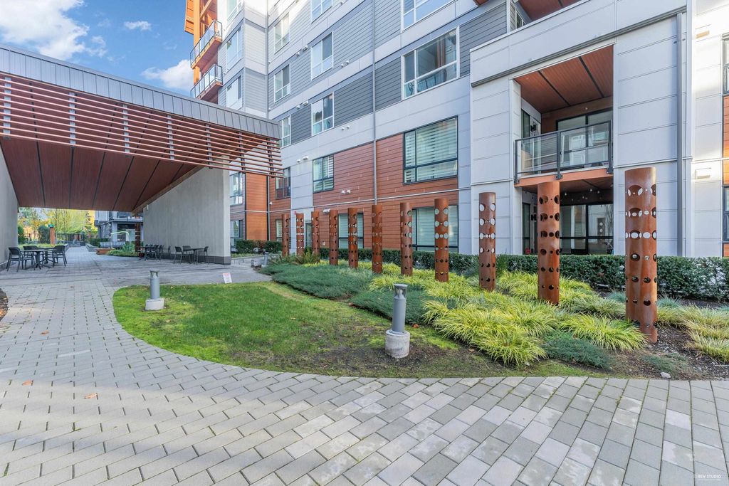 listing image 1109137269524659339