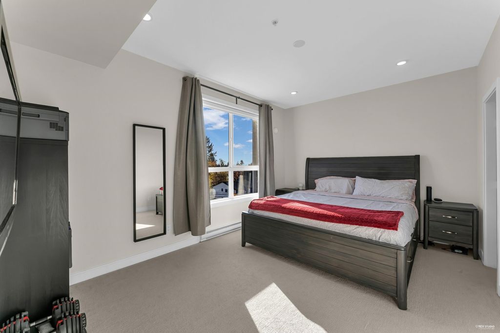 listing image 1101533684233267122