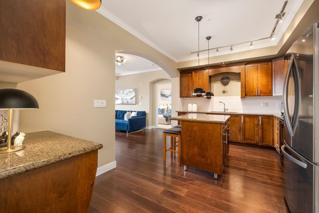 listing image 1108638494661048288