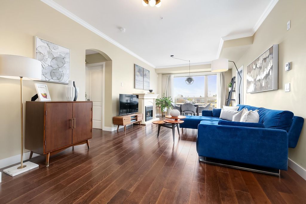 listing image 1109778756444467064