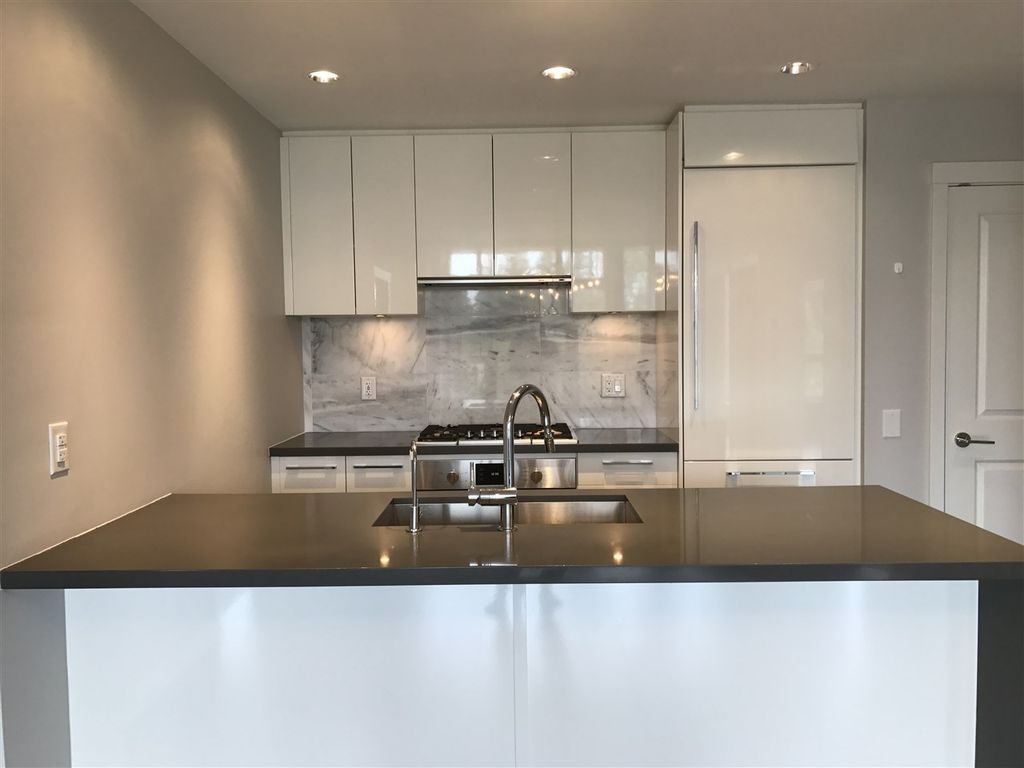 listing image 1106563615269789935