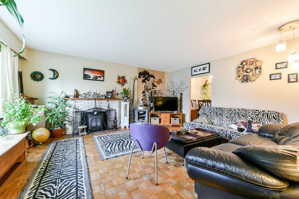 listing image 1109823157955355776