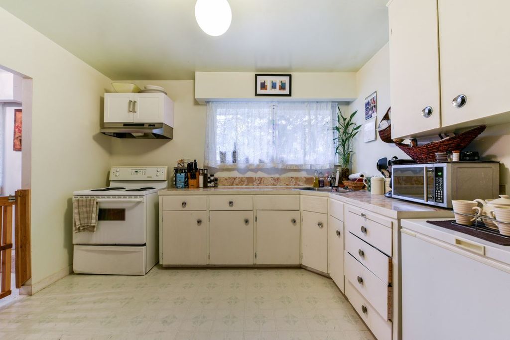listing image 1102900554955660016