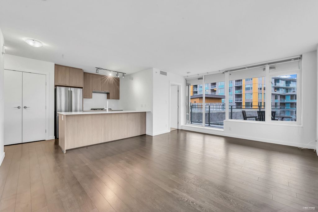 listing image 1107323562559547205