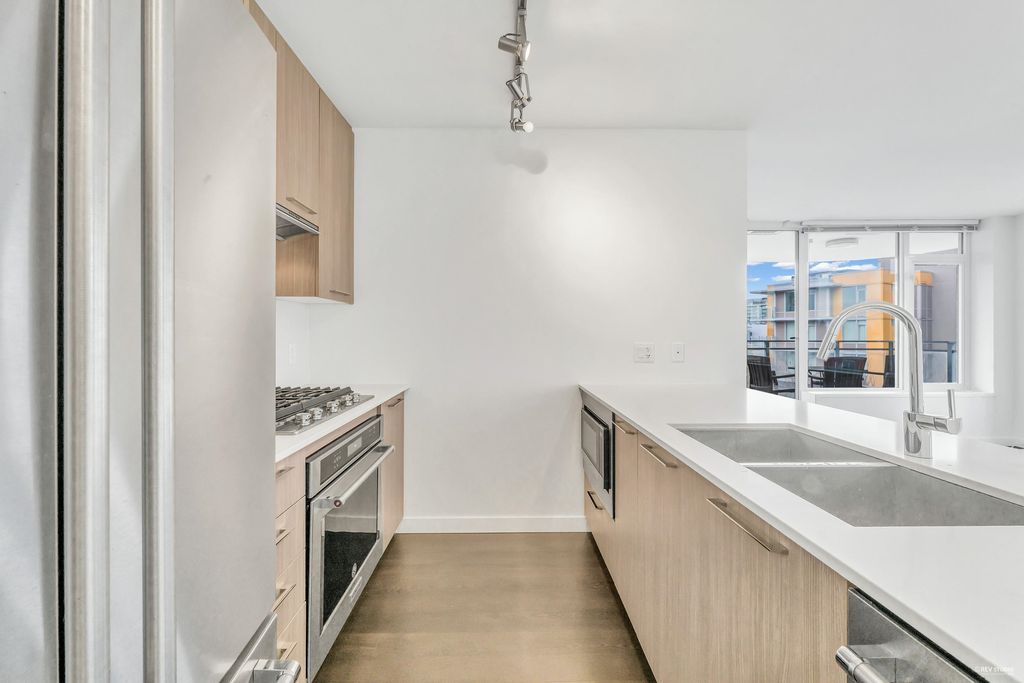 listing image 1104505171142510490