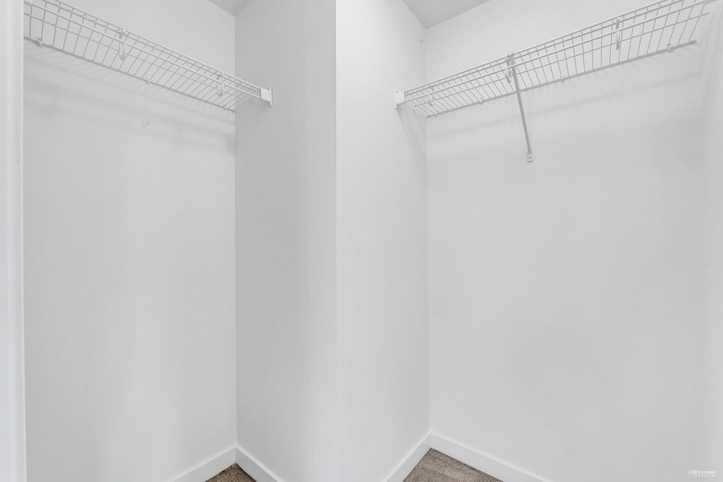 listing image 1108774521817235921