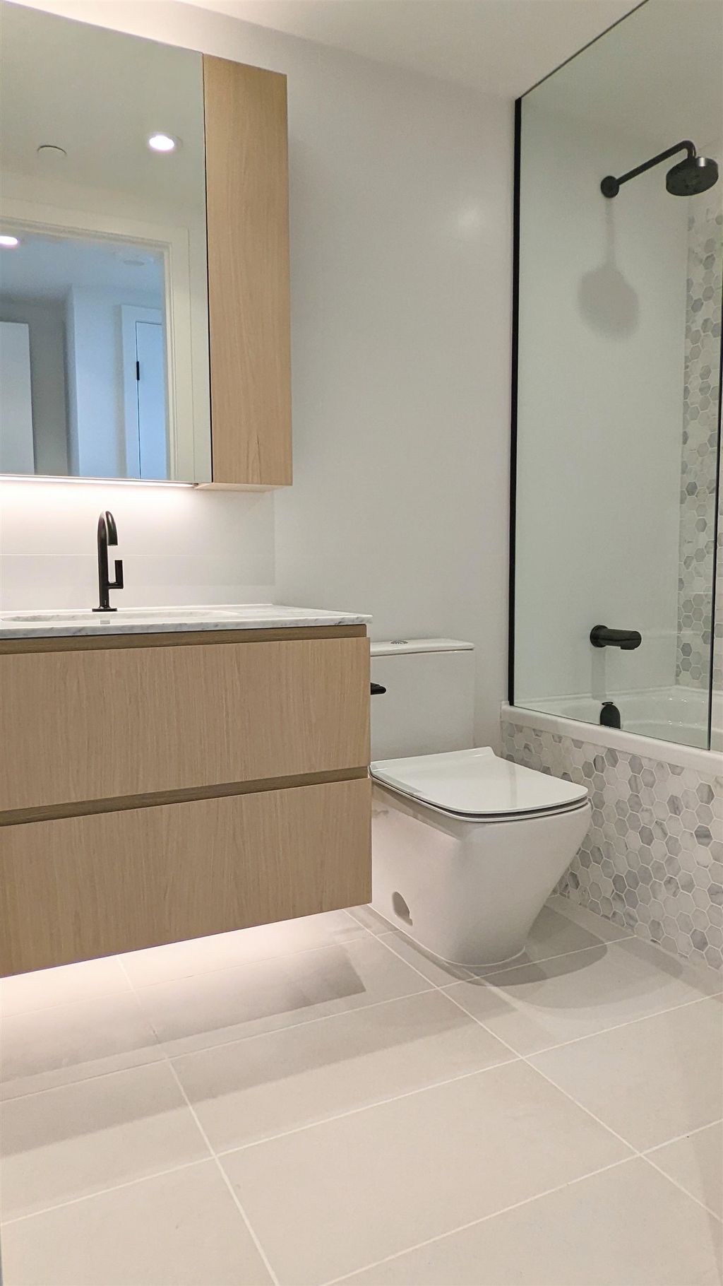 listing image 1102679885894841523