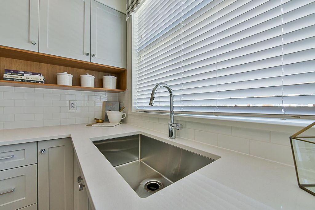 listing image 1104938687645940126